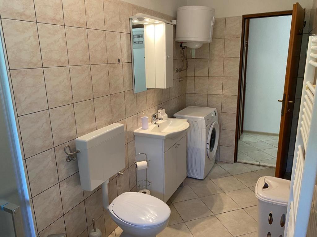 Apartmani Josipa Trogir Zewnętrze zdjęcie