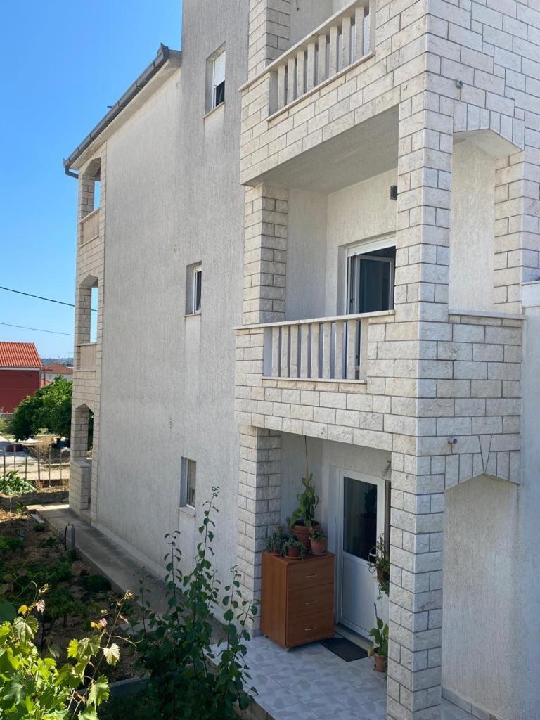 Apartmani Josipa Trogir Zewnętrze zdjęcie